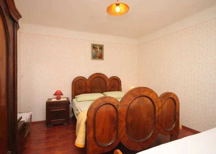 With Wifi Beli, Cres - 8094 Apartment *