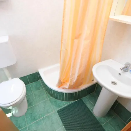 With Wifi Beli, Cres - 8094 شقة *