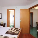 아파트 With Wifi Beli, Cres - 8094 *